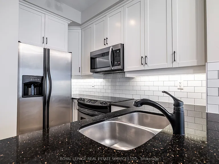 2083 Lake Shore Blvd W #109 — Photo 7