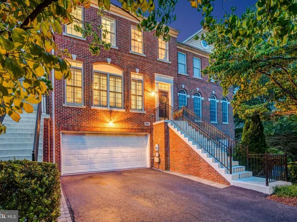 11604 Park Vista Blvd, Fairfax, VA 22030