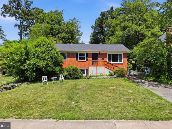 2311 W Longview Dr, Woodbridge, VA 22191