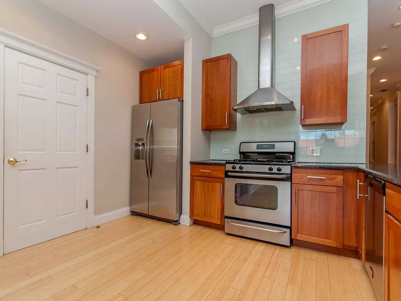 2131 N Sheffield Avenue — Photo 3