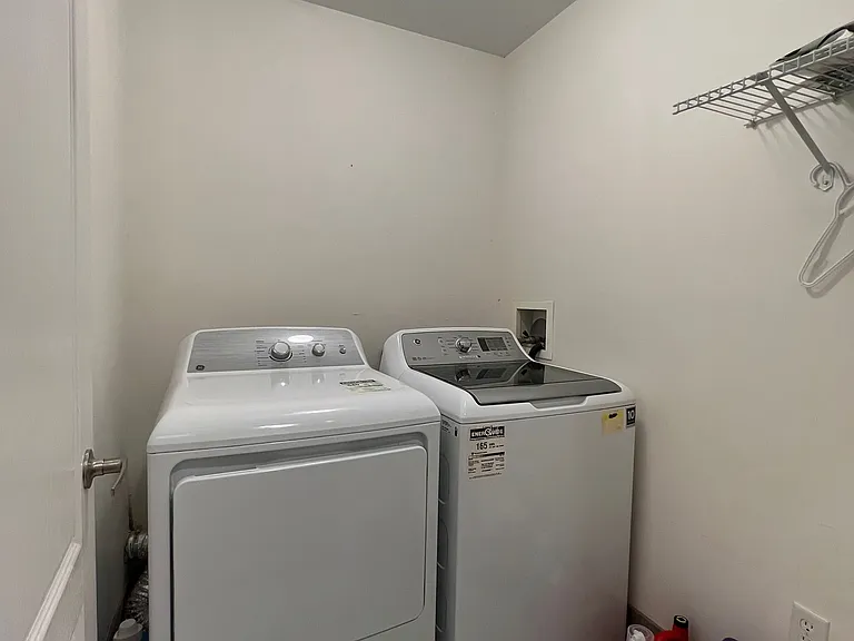 860 Luxton Dr — Photo 18