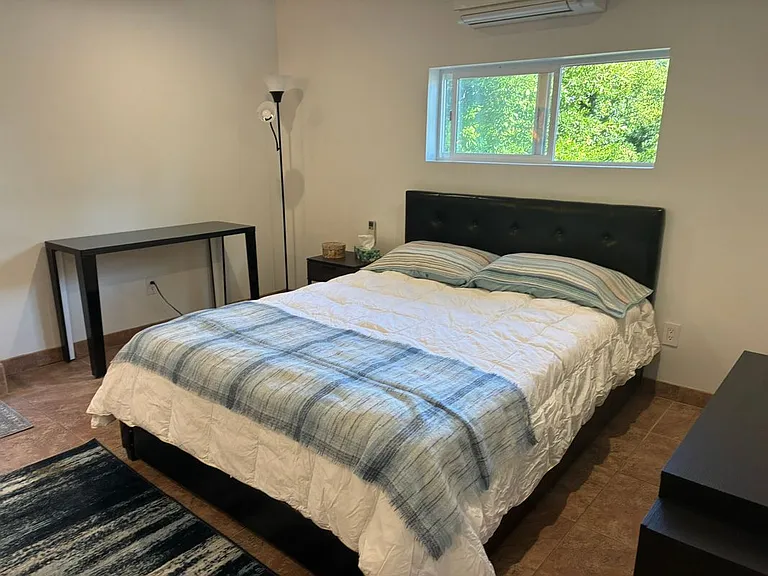2440 N Gower St #B — Photo 18