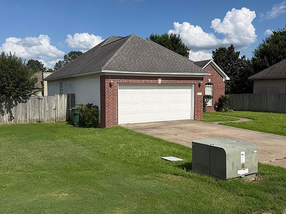 2nd image of 21 Westfield Cir
