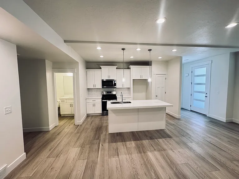 1402 E Chateau Ridge Way — Photo 3