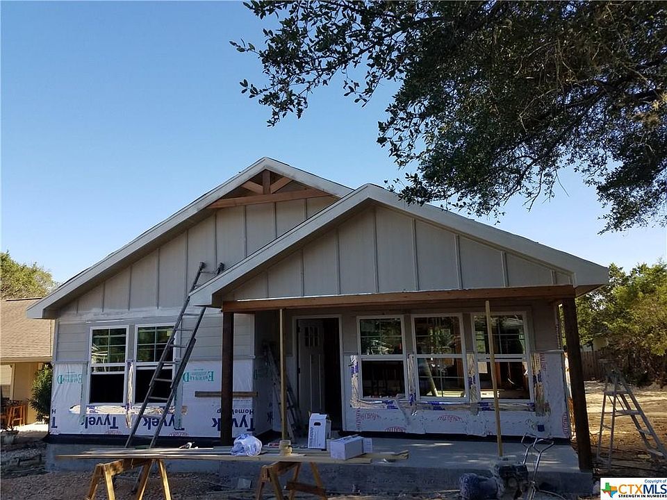 1st image of 1596 Lakeview Dr