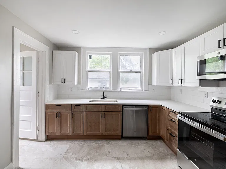 3554 N College Ave — Photo 12