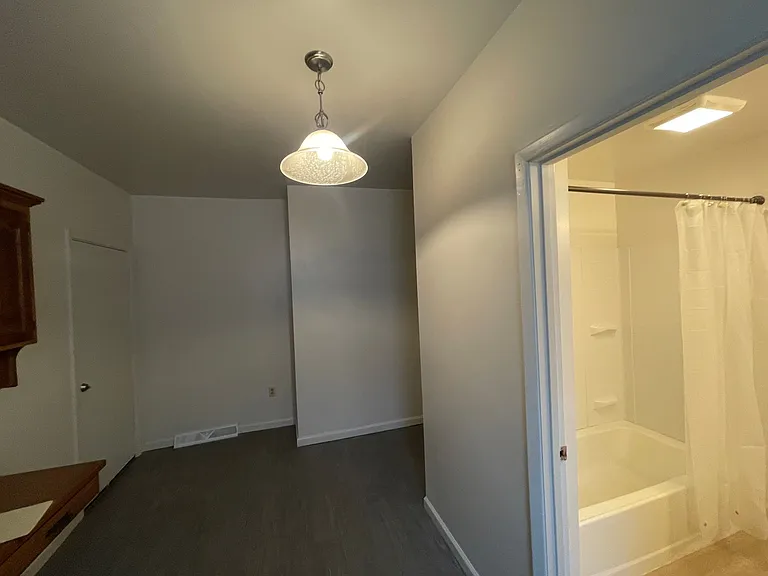 126 Railroad St #128 — Photo 11