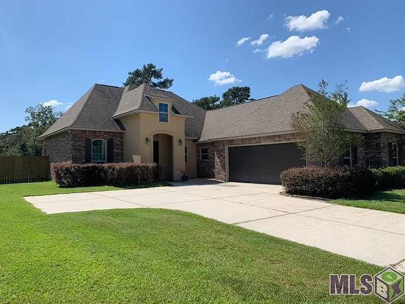 1st image of 13892 Cobblestone Dr
