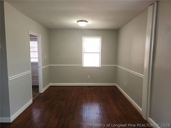 3rd image of 469 McBain Dr
