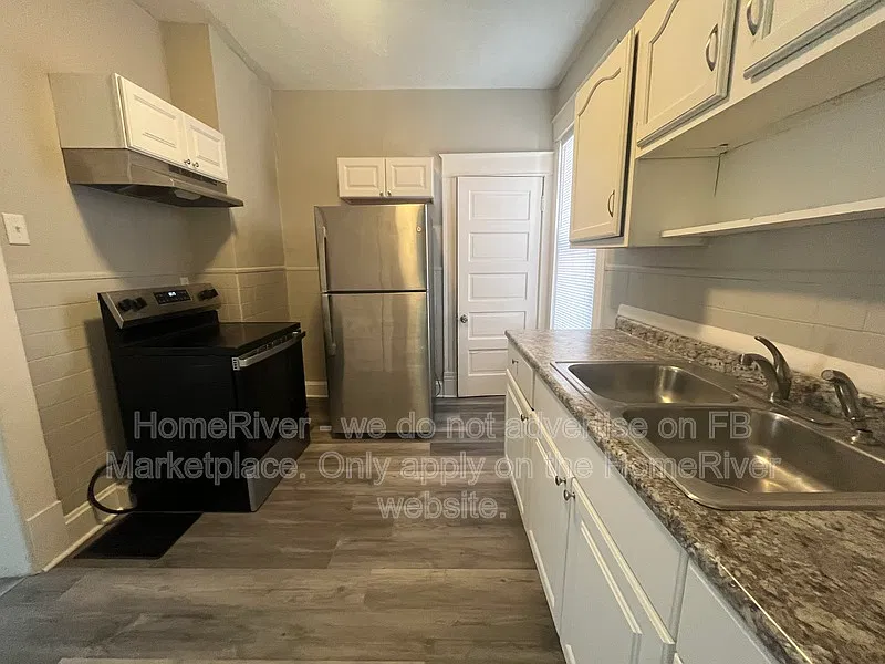 2 bed, 1.0 bath, 1404 sqft, $1,250 — Photo 4