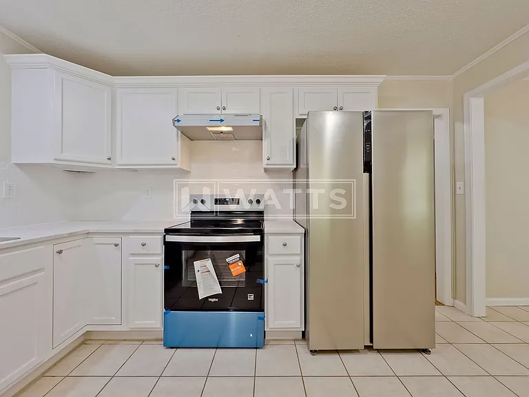 1036 Rose Hill Cir — Photo 7