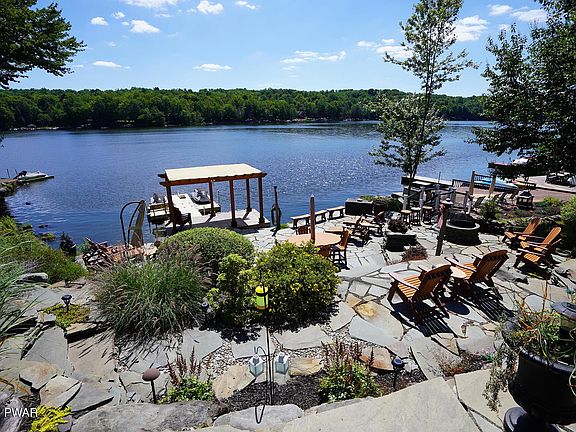 4th image of 448 Lakeview Dr W
