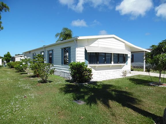 3rd image of 524 Royal Tern Dr