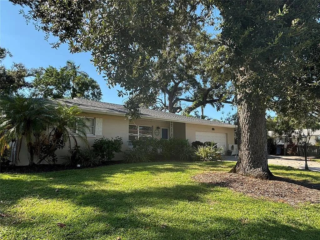 3 bed, 3.0 bath, 1841 sqft, $4,300 — Photo 2