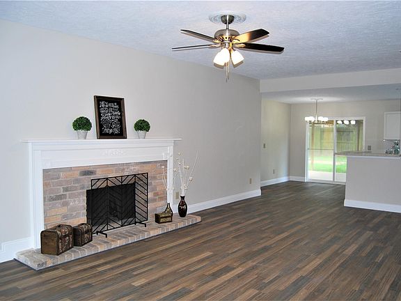 2nd image of 2508 Colleen Dr