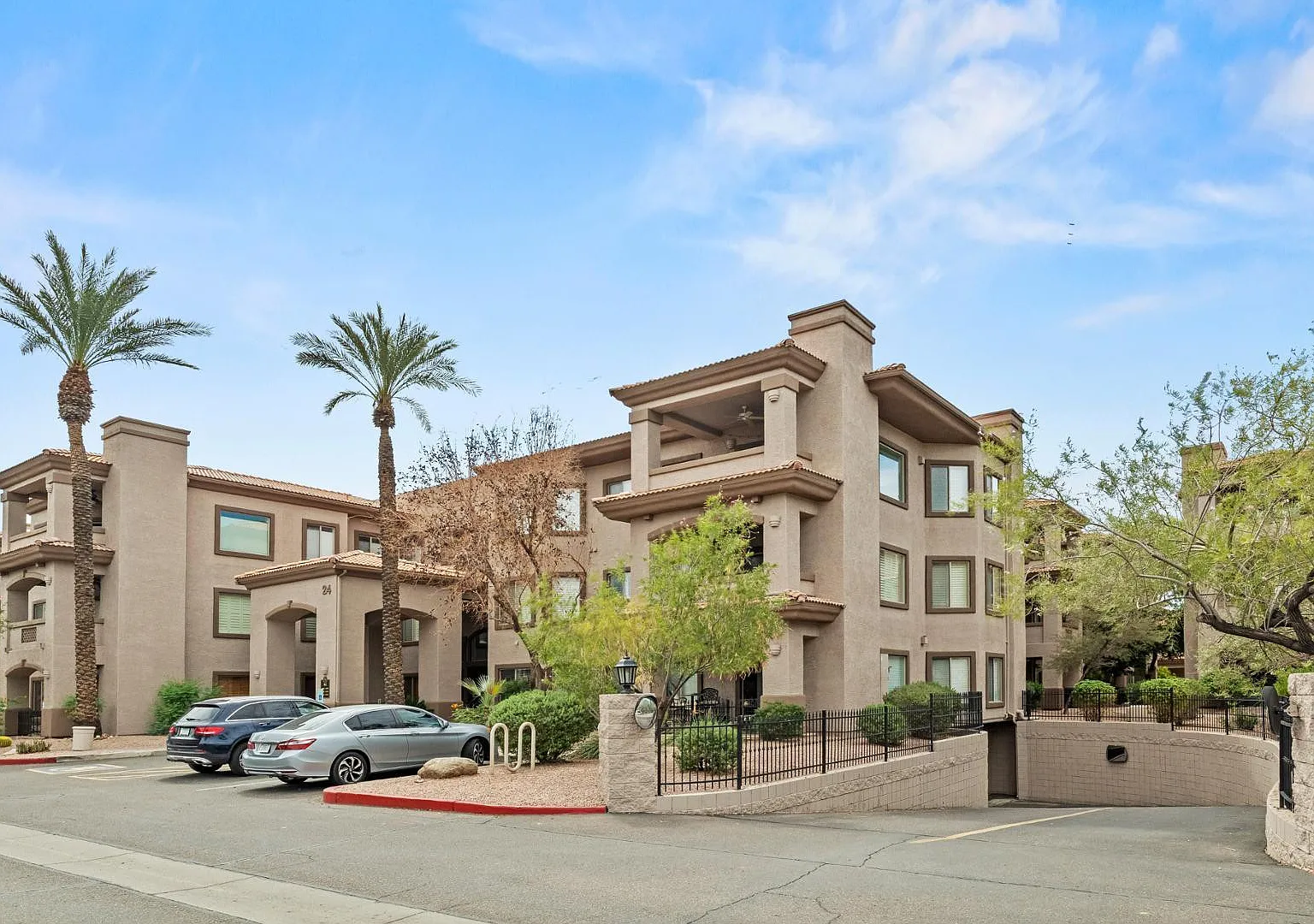 3 bed, 2.0 bath, 1411 sqft, $2,550 — Photo 3