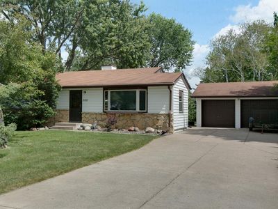 3012 Bellaire Ave N, Maplewood, MN, 55109