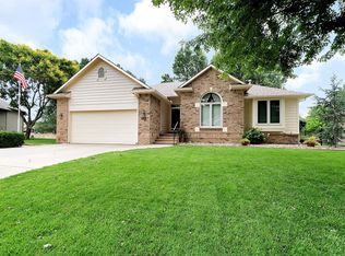 1332 N Broadmoor St, Derby, KS 67037