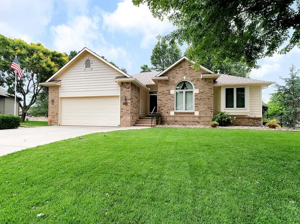 1332 N Broadmoor St, Derby, KS 67037
