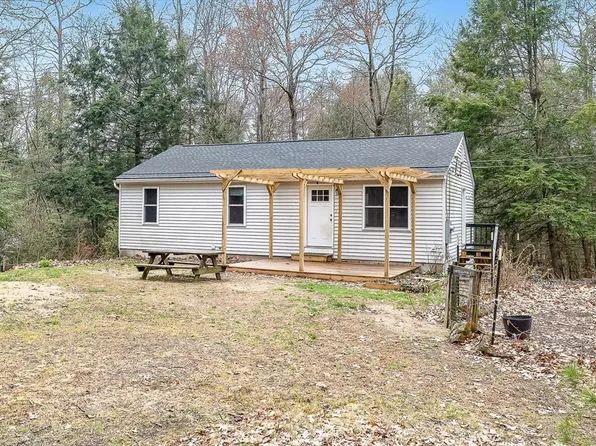 17 Gray Rd, Templeton, MA 01468