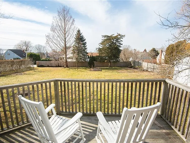 281 Wolcott Ave — Photo 12
