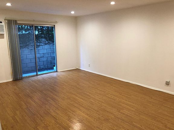 3rd image of 1901 Pelham Ave APT 2
