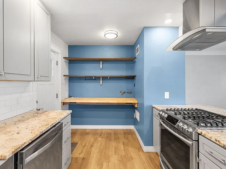 7501 E 21st Ave — Photo 6