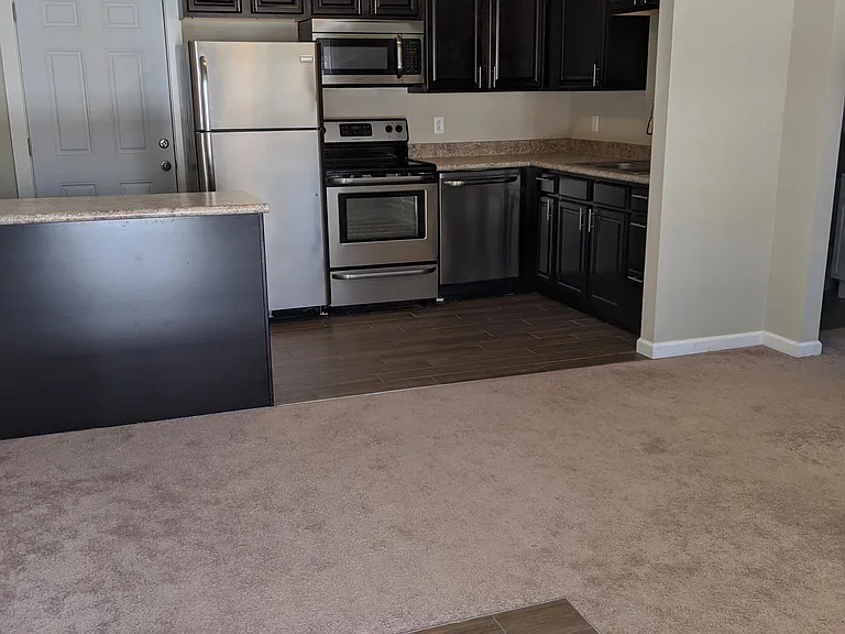 1118 W 9th Ave #2 — Photo 2