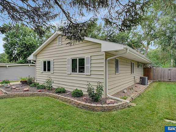 3rd image of 625 Eldora Ln
