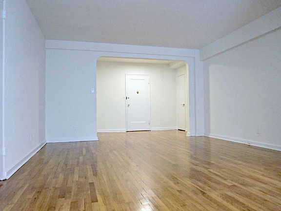 3rd image of 780 Greenwich St APT 2A