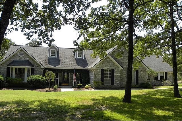 1st image of 571 Oakwood Dr