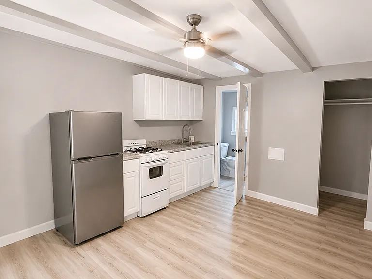 610 Commonwealth Ave — Photo 15