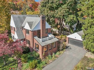 6 Willow St, Woodcliff Lake, NJ 07677