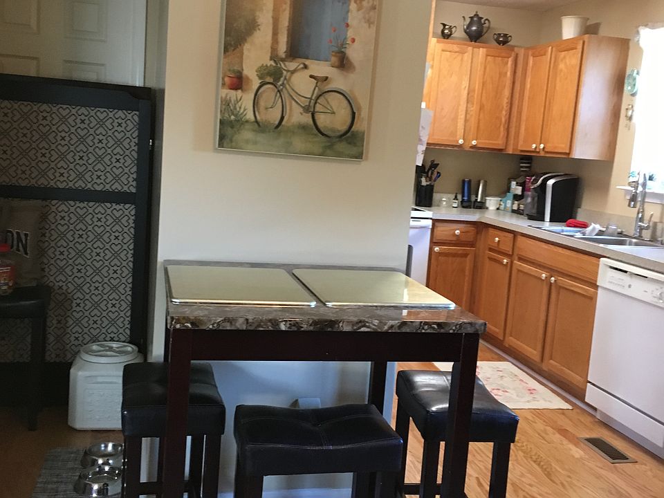 1st image of 105 Watson Dr