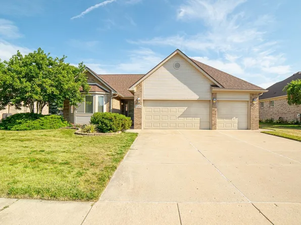 26874 Arcadia Dr, Flat Rock, MI 48134