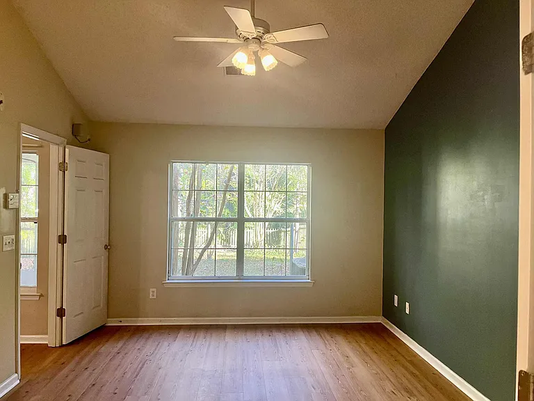 524 Beverly Dr — Photo 28