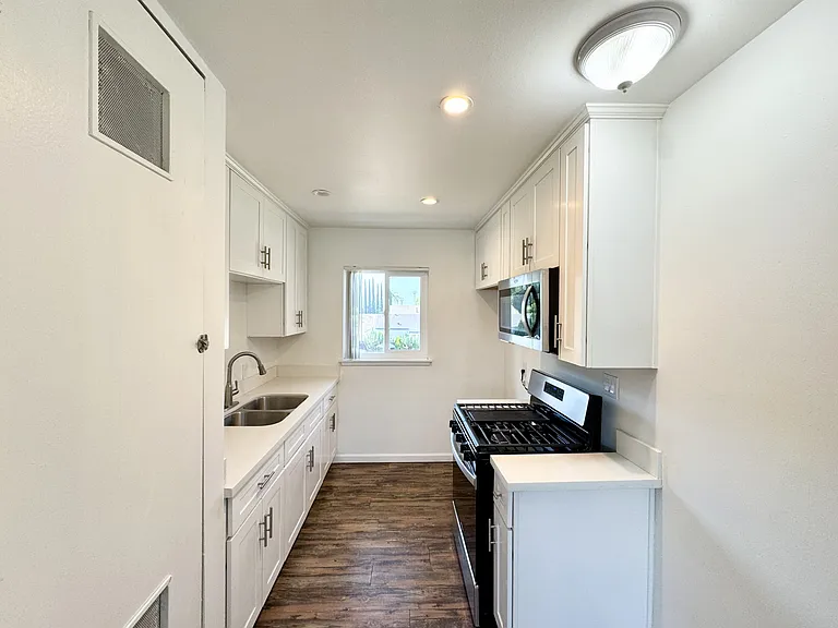 7918 Painter Ave #G — Photo 9