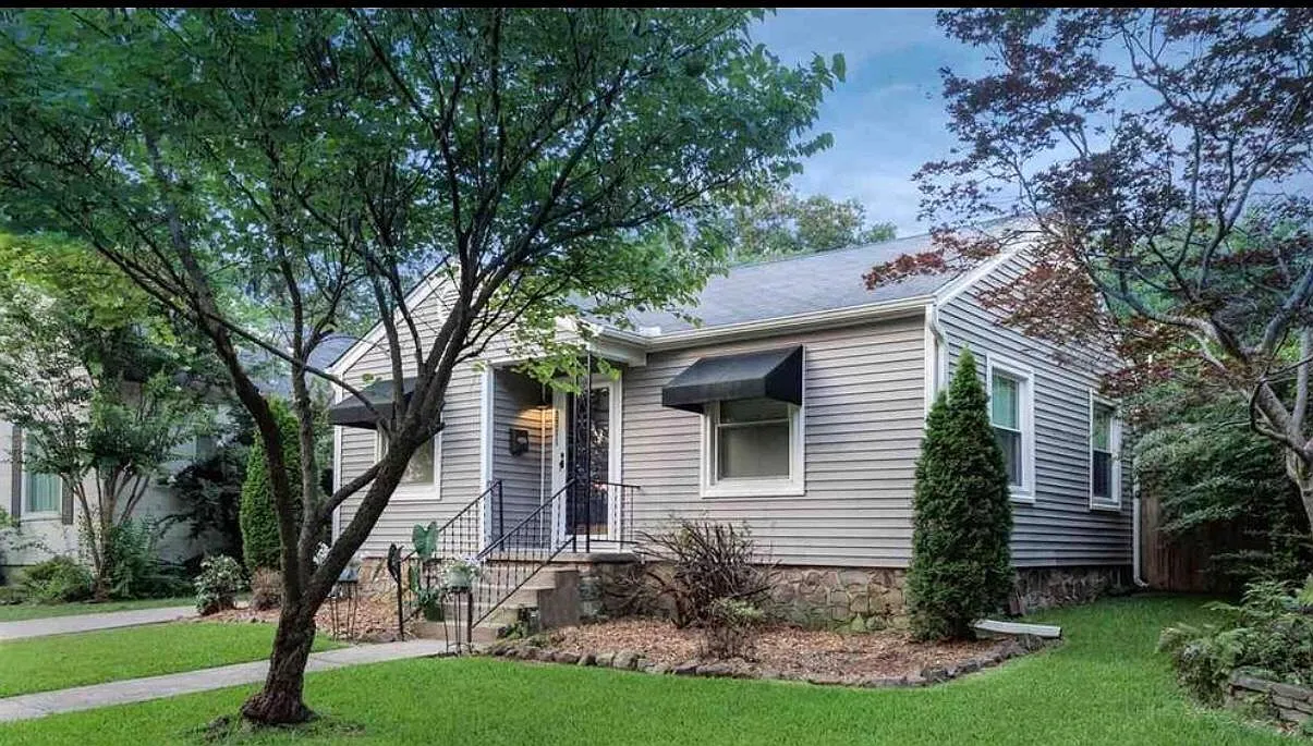 1711 N Grant St — Photo 3