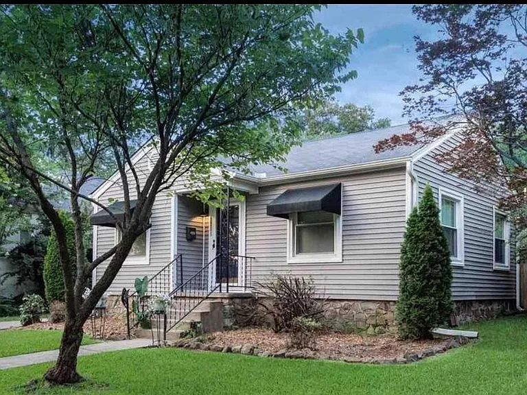 1711 N Grant St — Photo 3