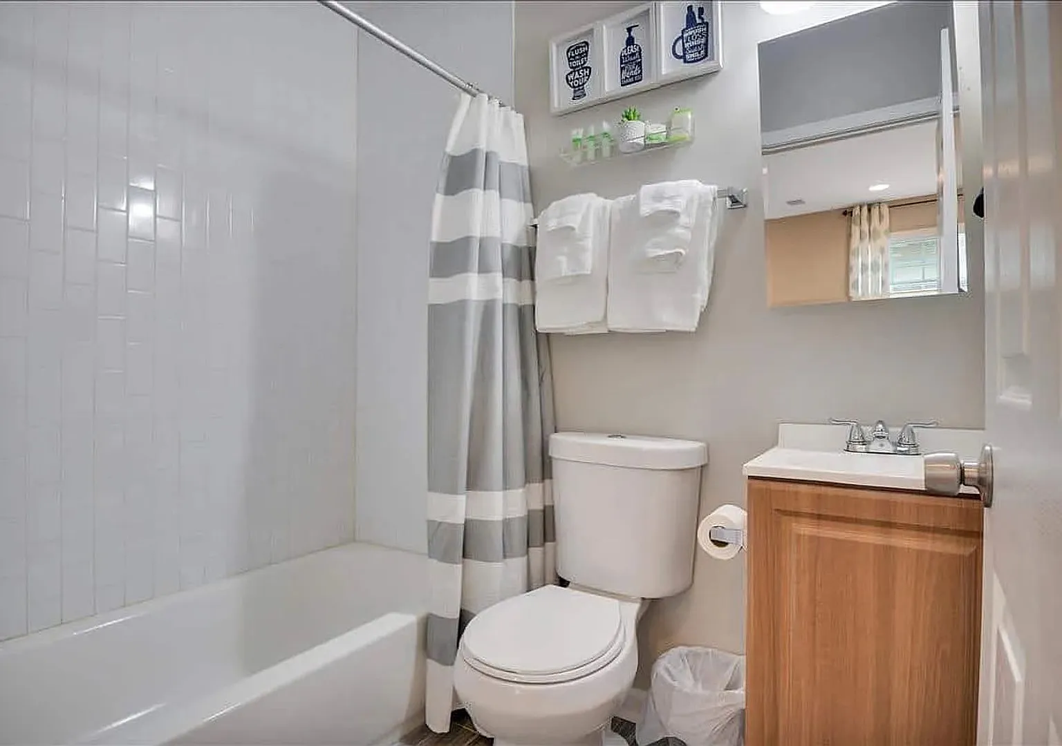 Room in 4 Bedroom Home at Mayson Turner Rd NW — Photo 4