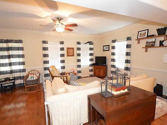 3rd image of 137 Flora Vista Ln