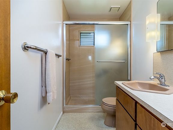 5th image of 608 Ash Street