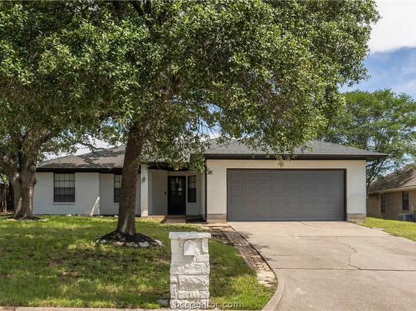 2008 Sandalwood Ln, Bryan, TX 77807