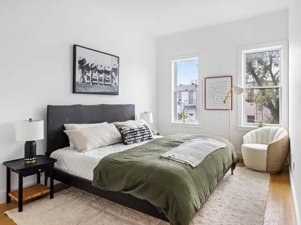 1174 Putnam Avenue image 7 of 13