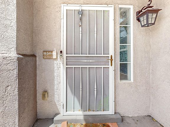 3rd image of 9932 Sunshine Mesa Dr NW