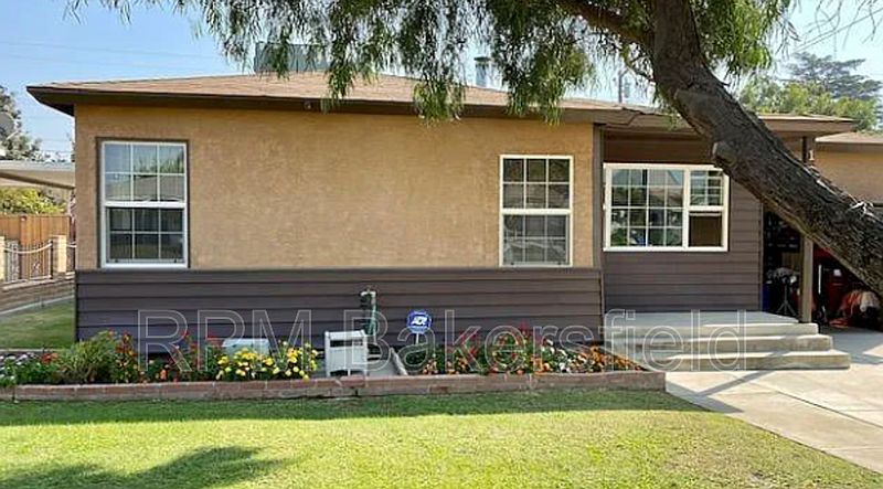 1st image of 109 La Mesa Dr