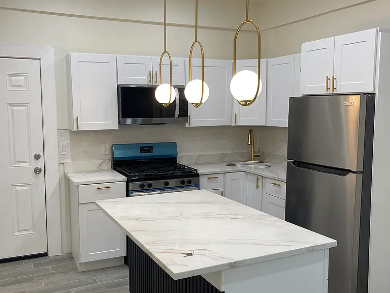 94 Park Ave #3 — Photo 2