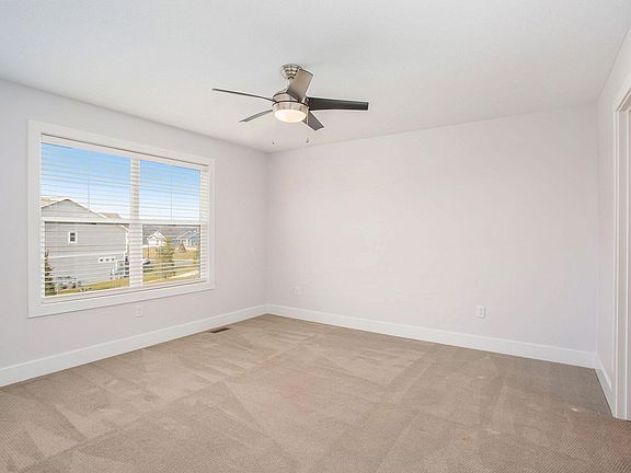 5th image of 4730 Camden Dr