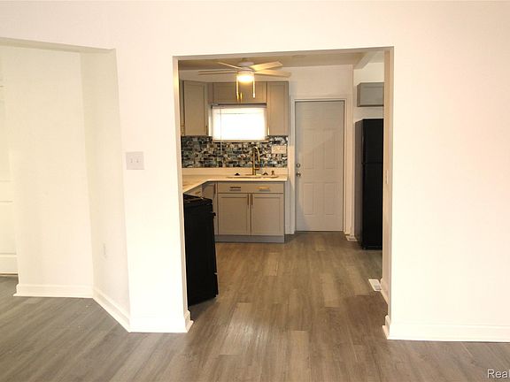 4th image of 14622 Huron St