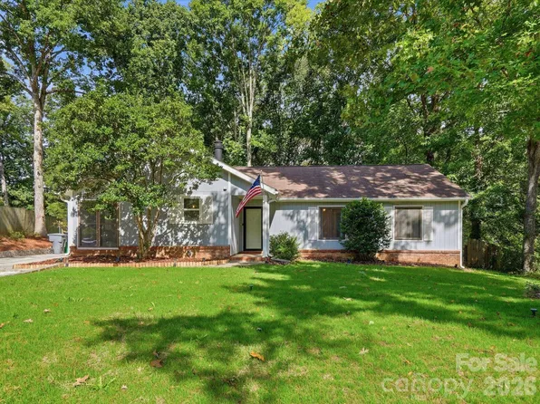 10702 Kingfisher Dr, Charlotte, NC 28226